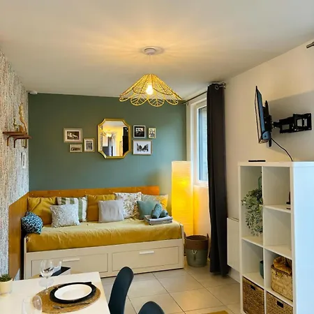 Le Marguerite & Le Melange Savant * Ruan