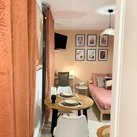 Le Marguerite & Le Melange Savant *